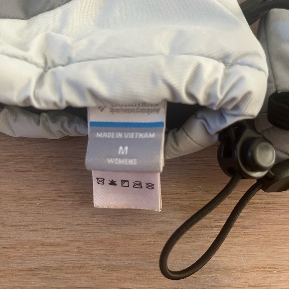 Columbia Gray and White Ski Gloves - Picture 4 of 4